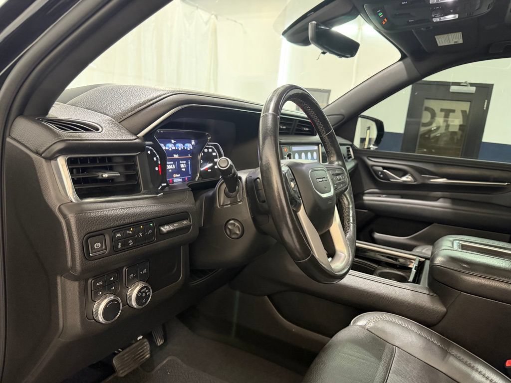 Used 2021 GMC Yukon Denali w/ Denali Premium Package AWD/4WD image 13