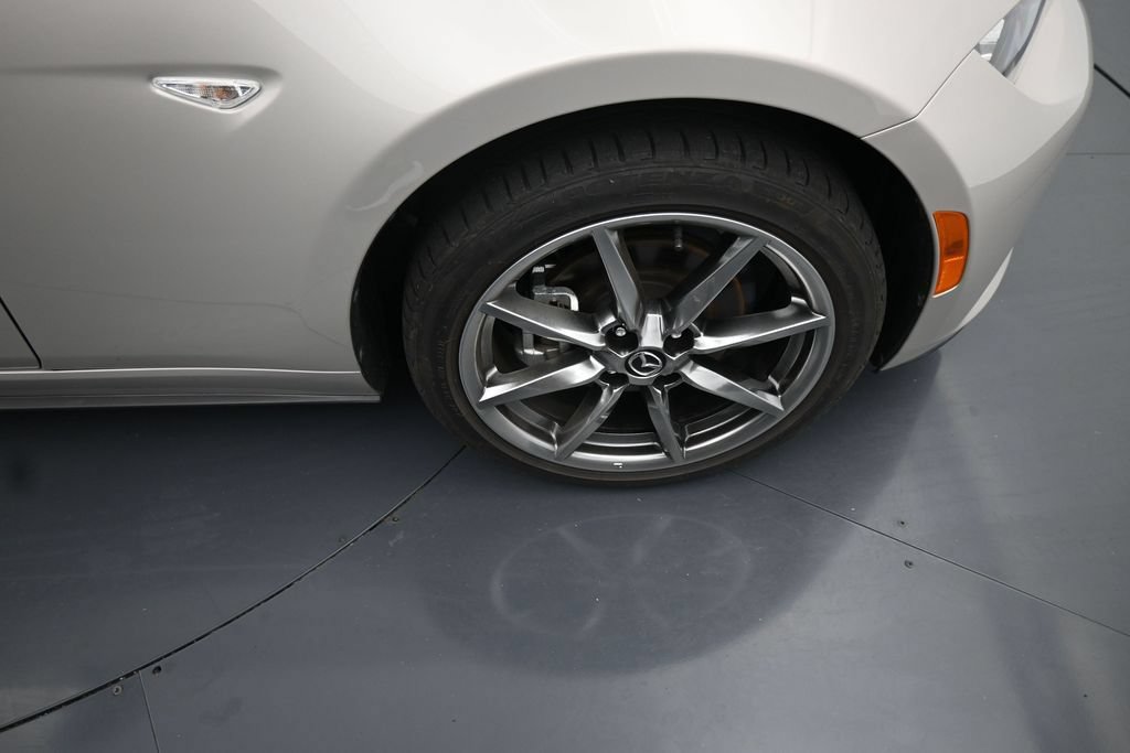 Used 2022 MAZDA MX-5 Miata RF Grand Touring w/ Weather Package RWD image 11