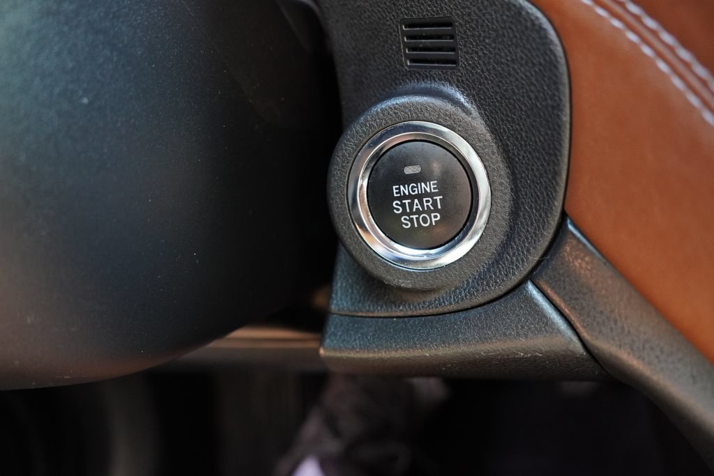 Used 2025 Subaru Outback Touring AWD/4WD image 34
