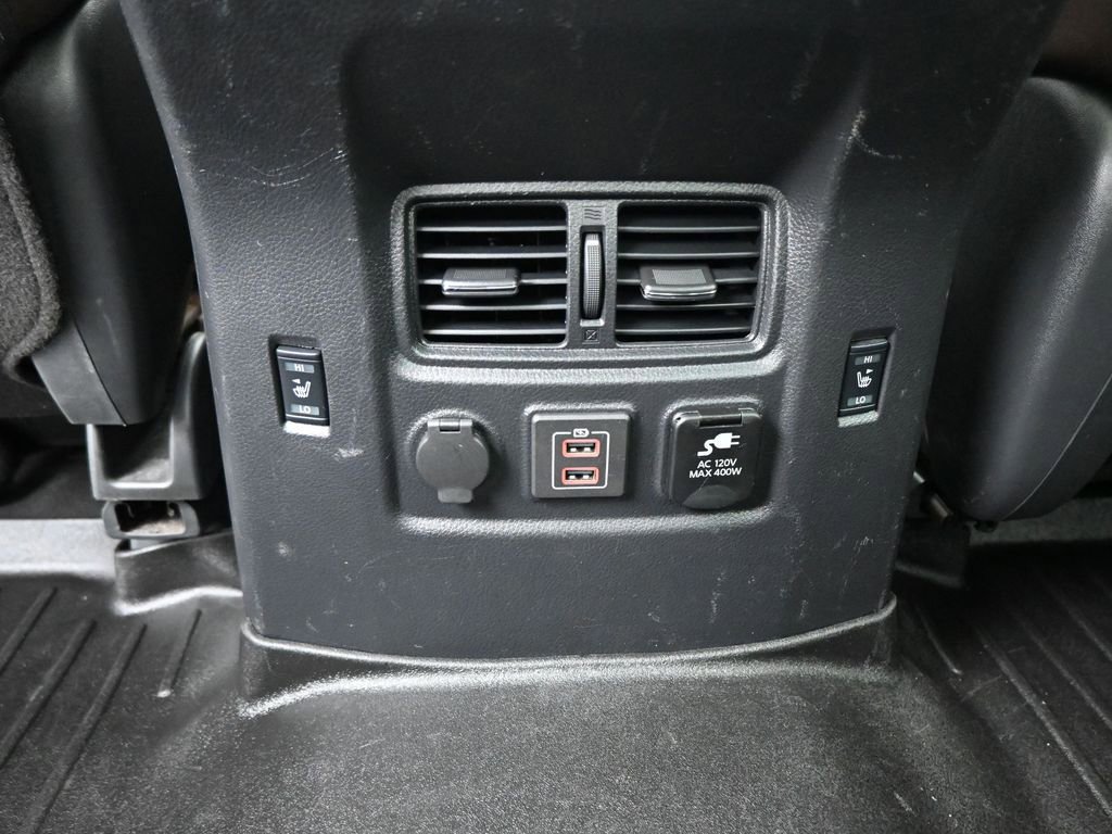 Used 2021 Nissan Titan Platinum Reserve w/ Moonroof Package AWD/4WD image 21