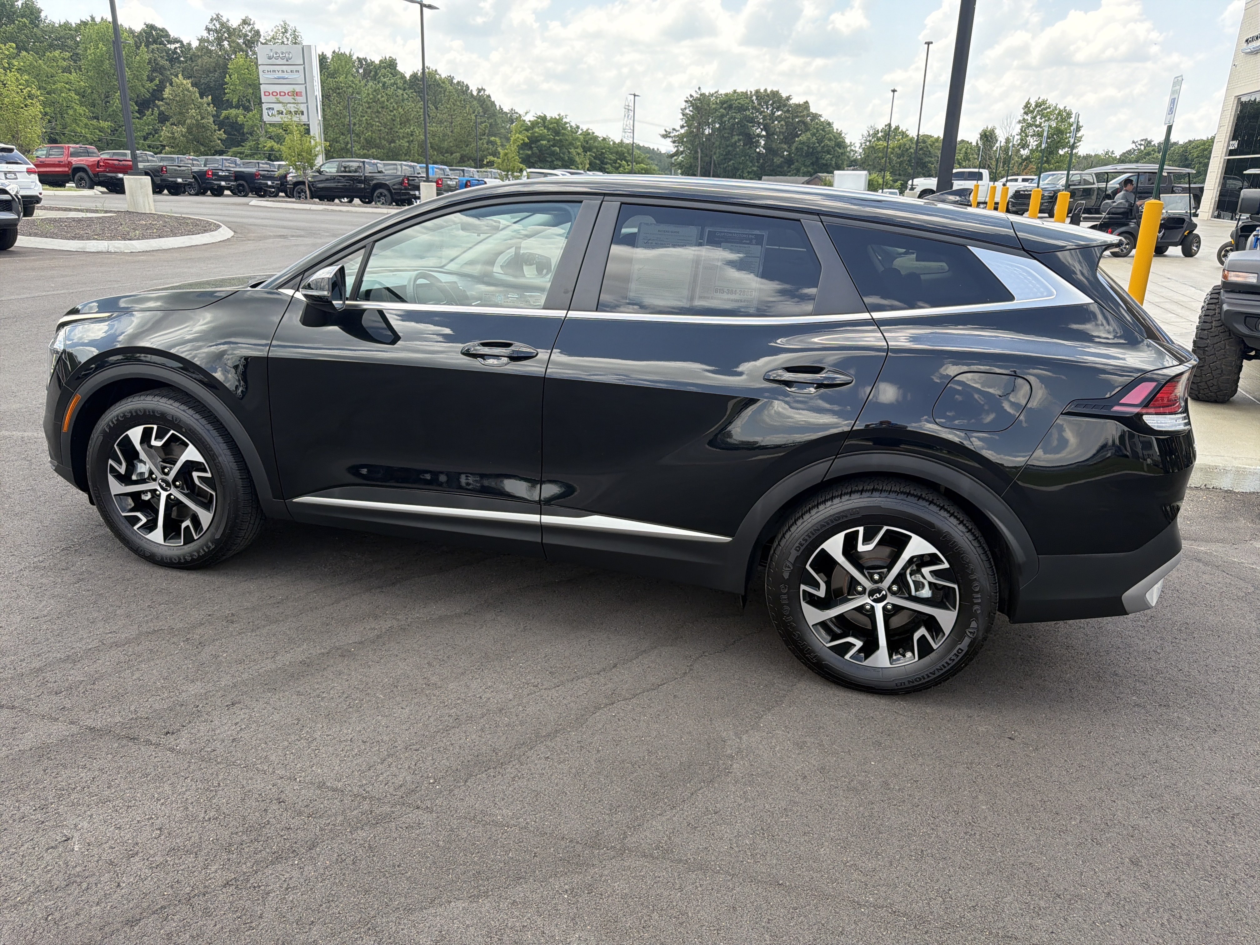 Used 2023 Kia Sportage EX FWD image 25