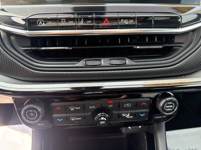 Used 2022 Jeep Compass Trailhawk w/ Sun and Sound Group image 16