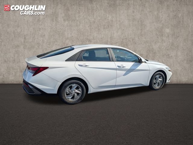 New 2026 Hyundai Elantra SE FWD image 9
