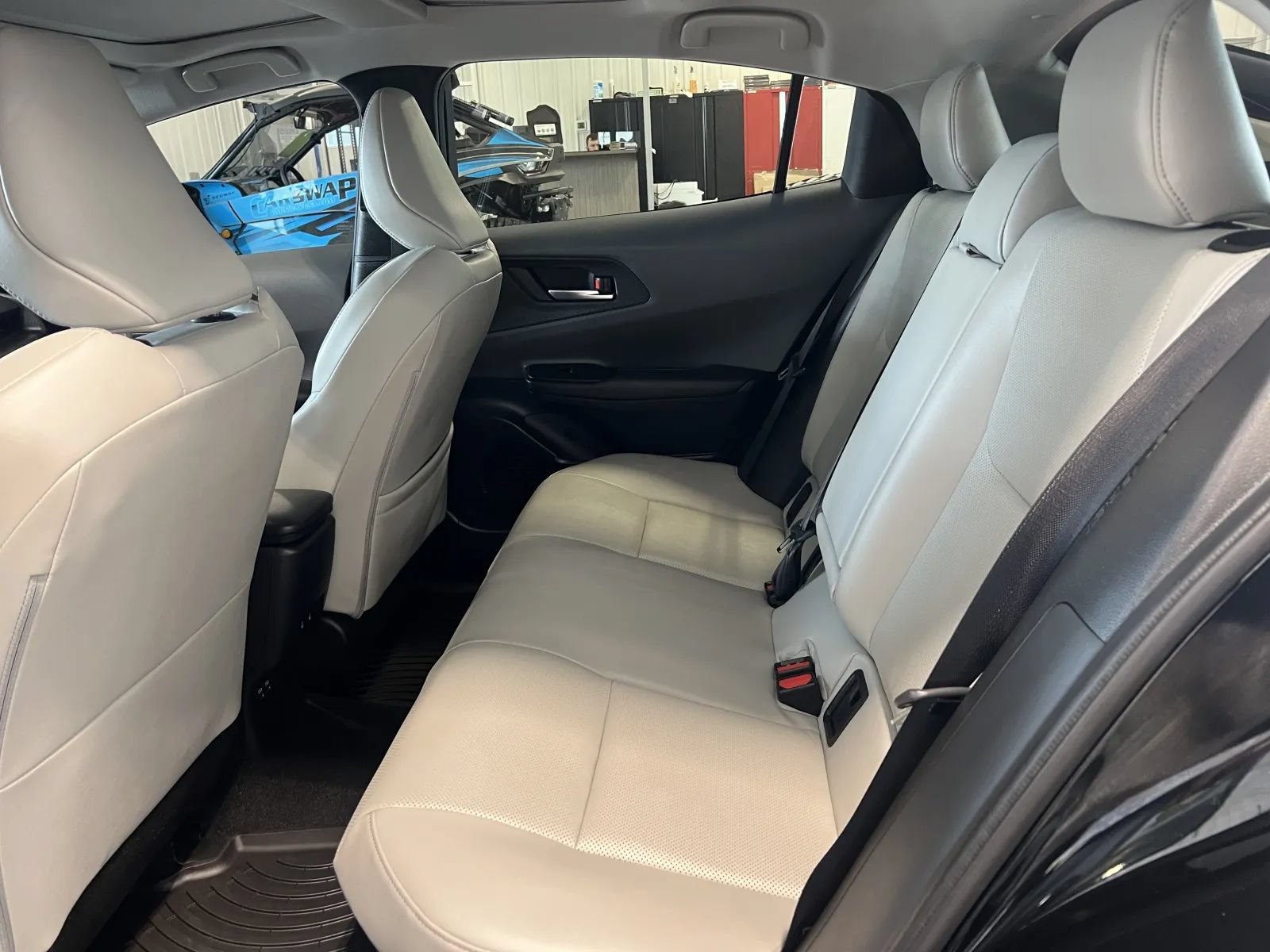 Used 2024 Toyota Prius Limited w/ Limited Premium Package FWD image 16