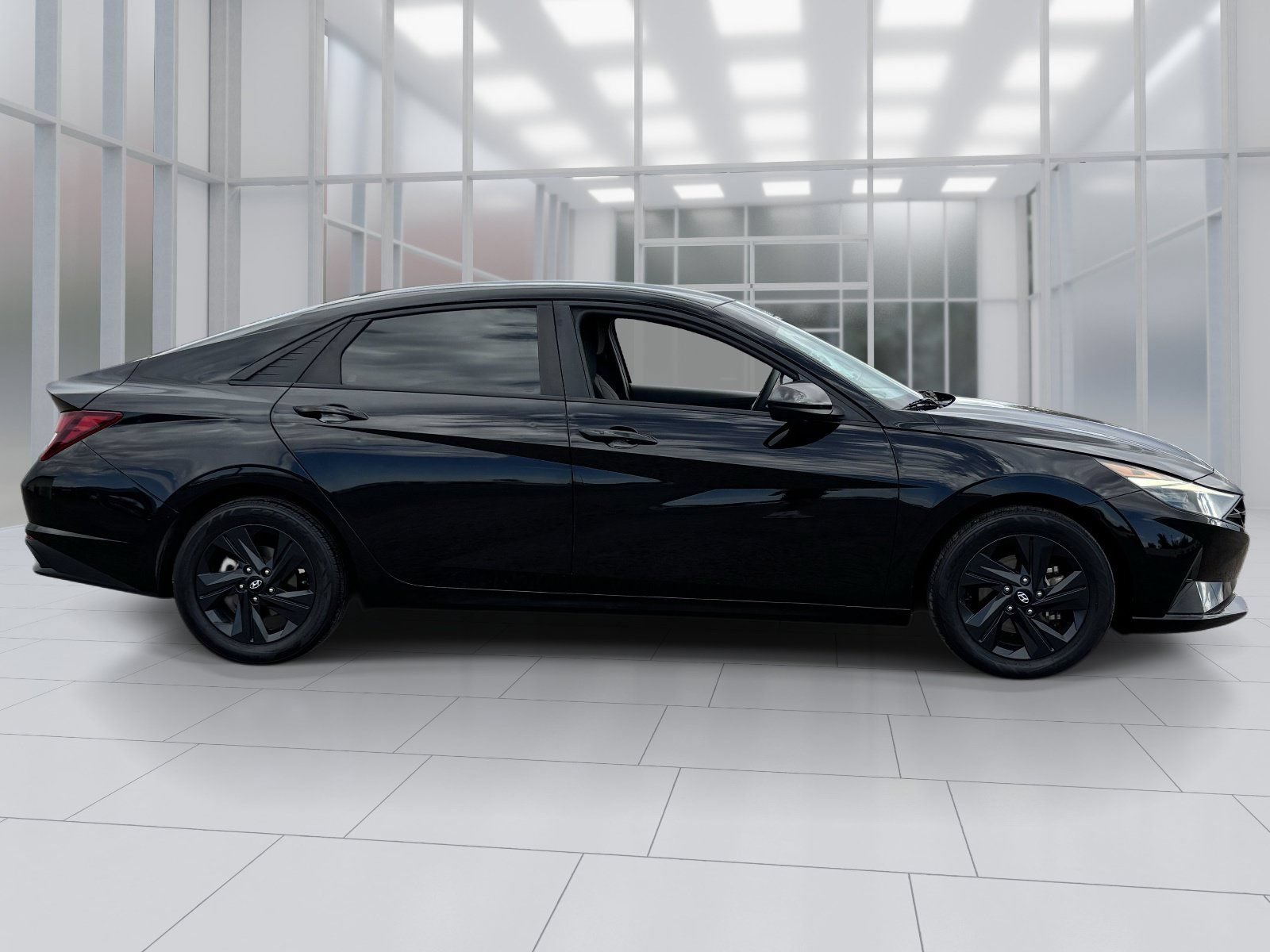 Used 2023 Hyundai Elantra SEL w/ Cargo Package FWD image 7