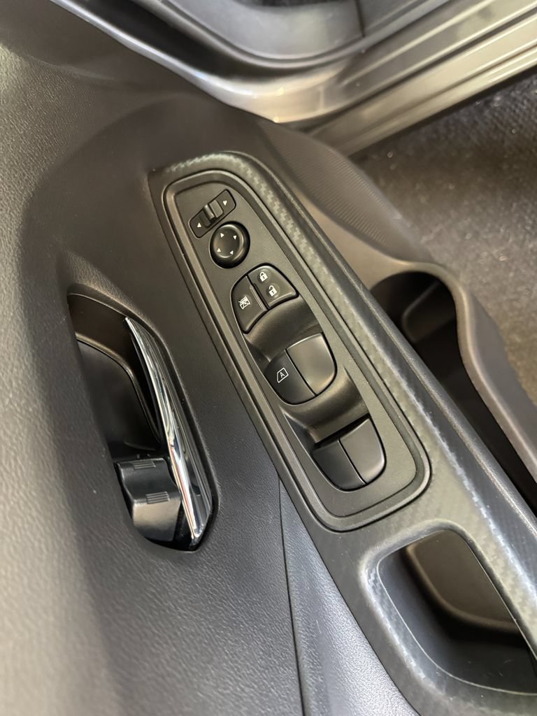 Used 2025 Nissan Versa SV FWD image 13
