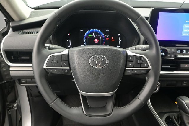 Used 2024 Toyota Grand Highlander FWD image 5