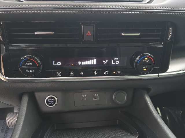 Used 2021 Nissan Rogue SV FWD image 24