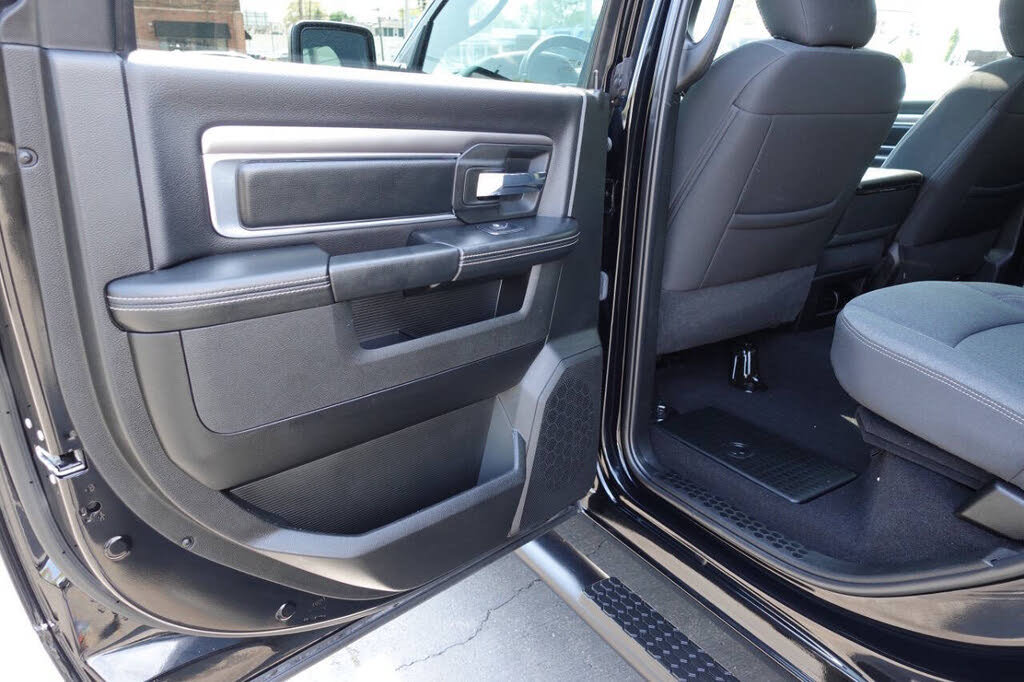 Used 2023 RAM 1500 Warlock AWD/4WD image 24