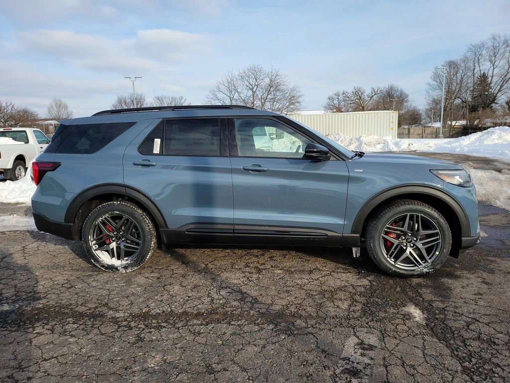 New 2026 Ford Explorer ST-Line w/ ST-Line Street Pack image 3