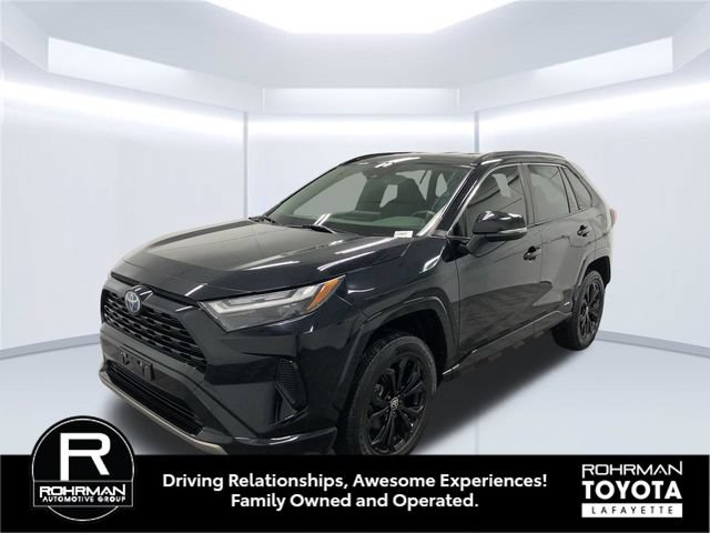 Used 2022 Toyota RAV4 SE w/ SE Grade Weather Package AWD/4WD image 2