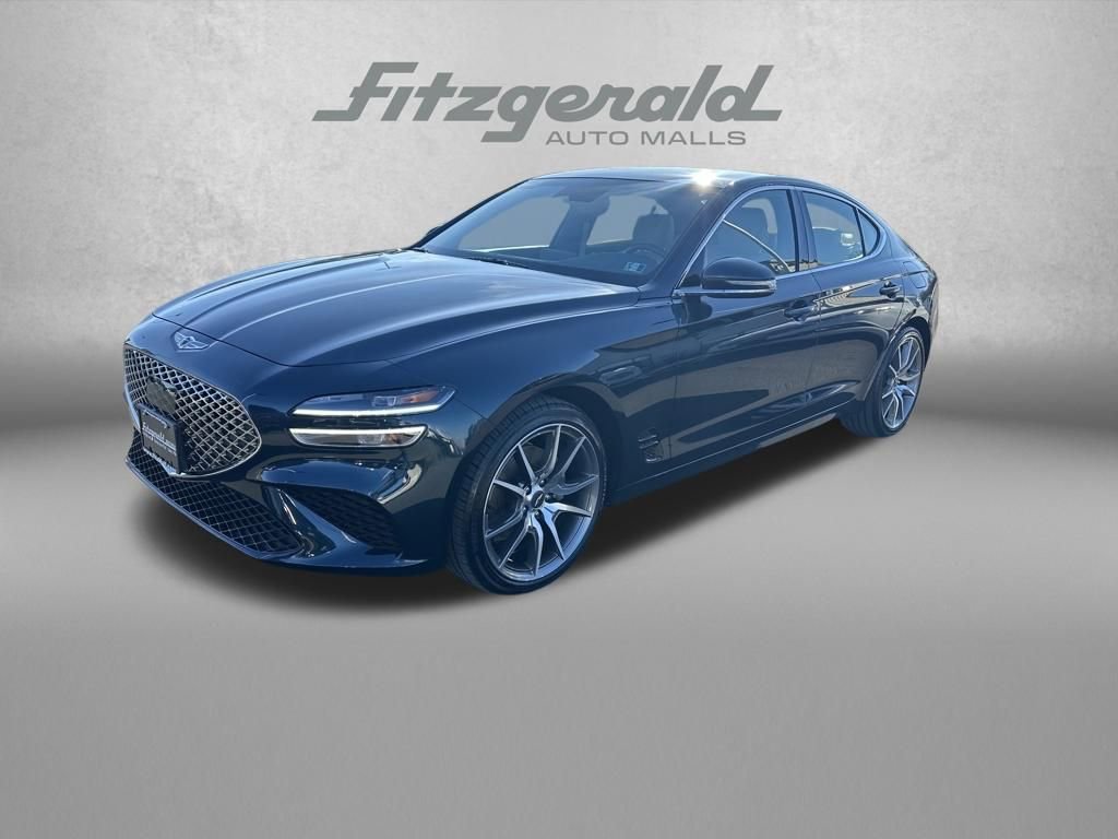Used 2023 Genesis G70 2.0T image 3