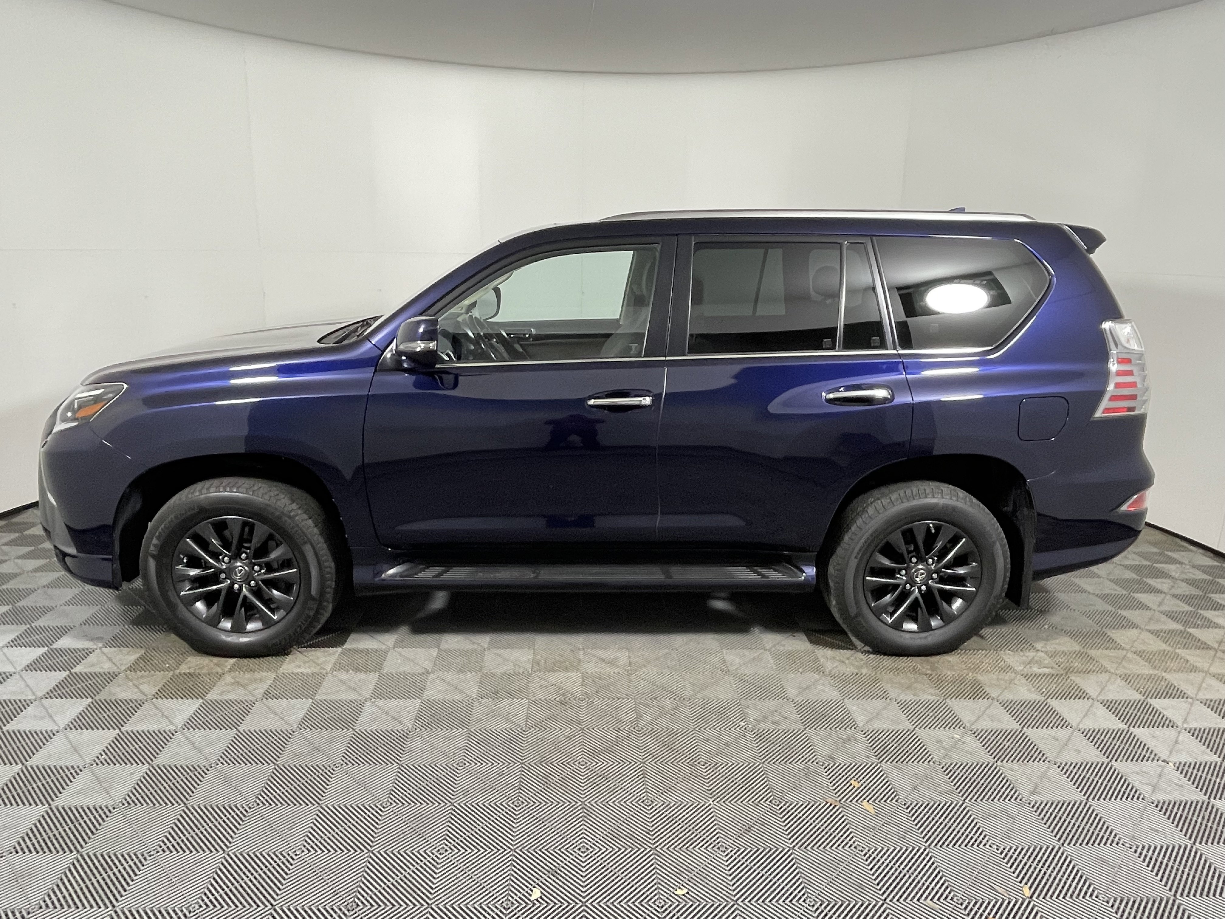 Used 2023 Lexus GX 460 Premium image 2