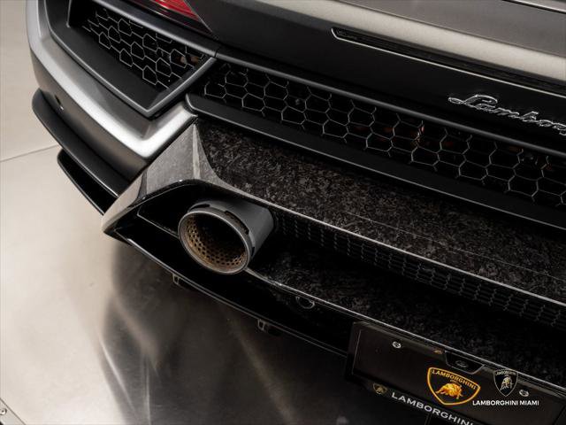 Used 2018 Lamborghini Huracan Performante AWD/4WD image 17