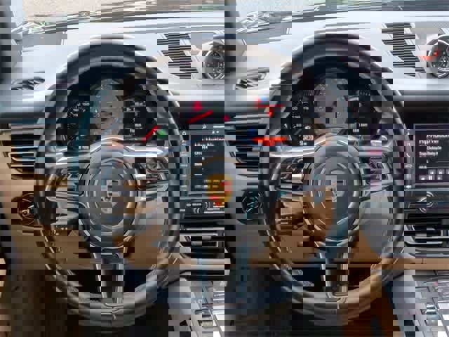 Used 2021 Porsche Macan S w/ Premium Package image 24