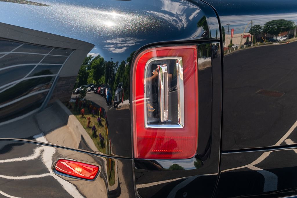 Used 2022 Rolls-Royce Cullinan w/ Technology Package AWD/4WD image 19