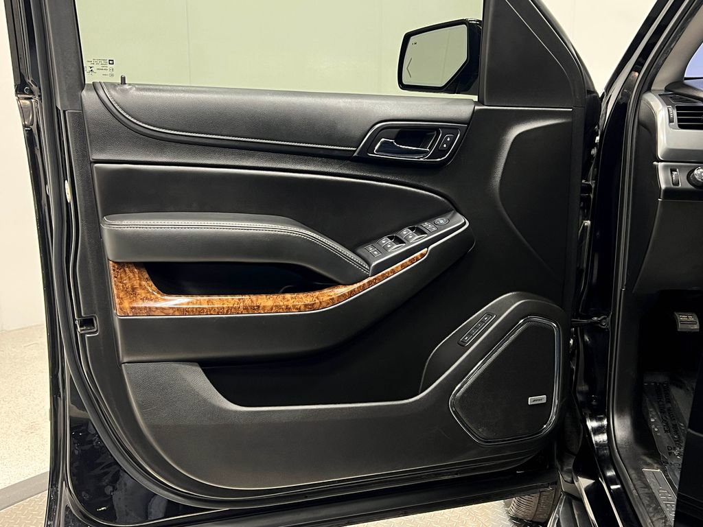 Used 2019 Chevrolet Tahoe Premier AWD/4WD image 17