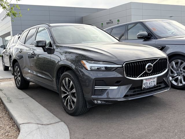 Used 2023 Volvo XC60 B5 Core w/ Climate Package image 3