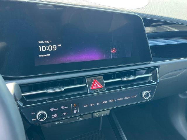 New 2026 Kia Niro SX Touring FWD image 21