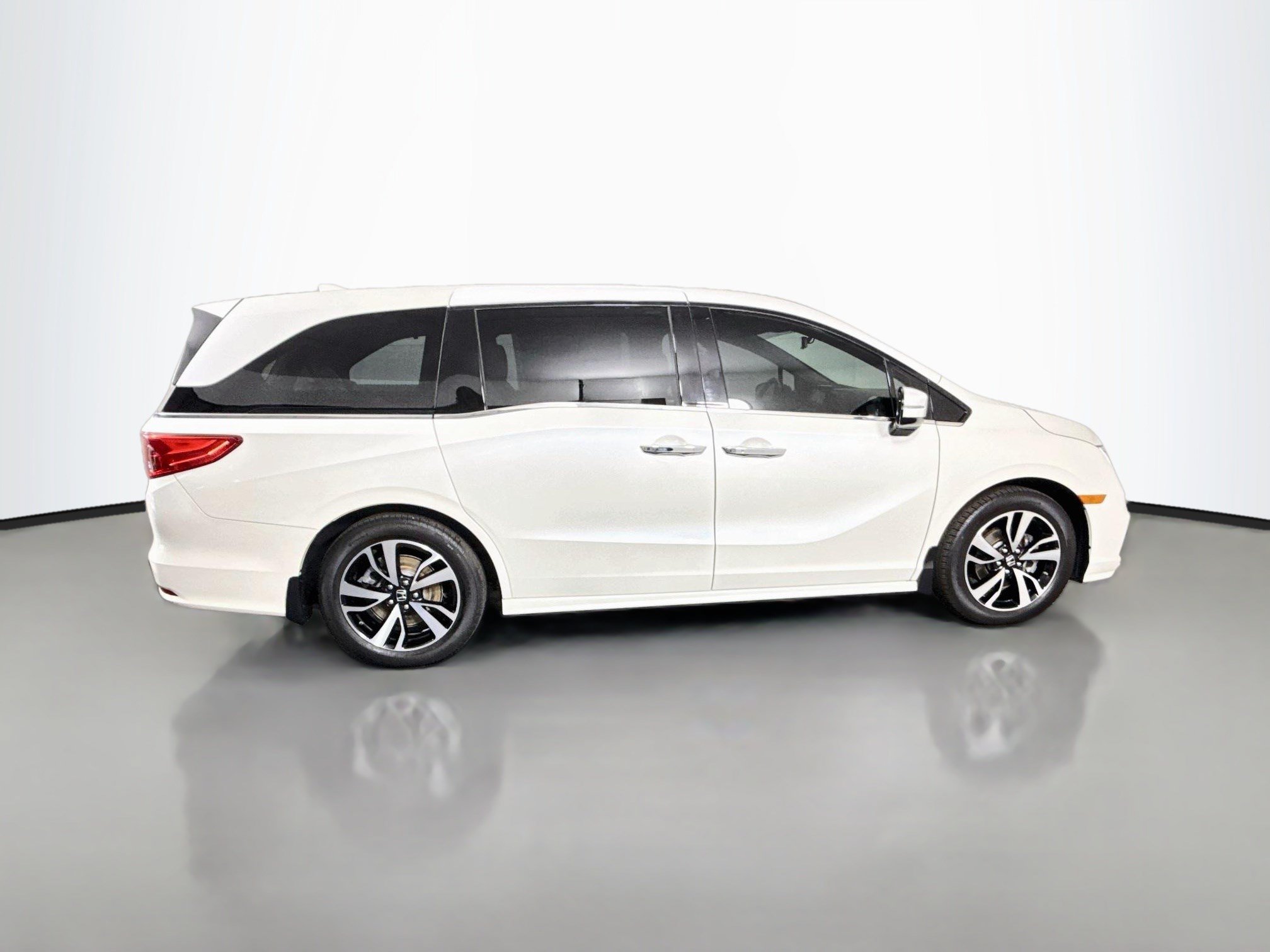 Used 2018 Honda Odyssey Elite image 11