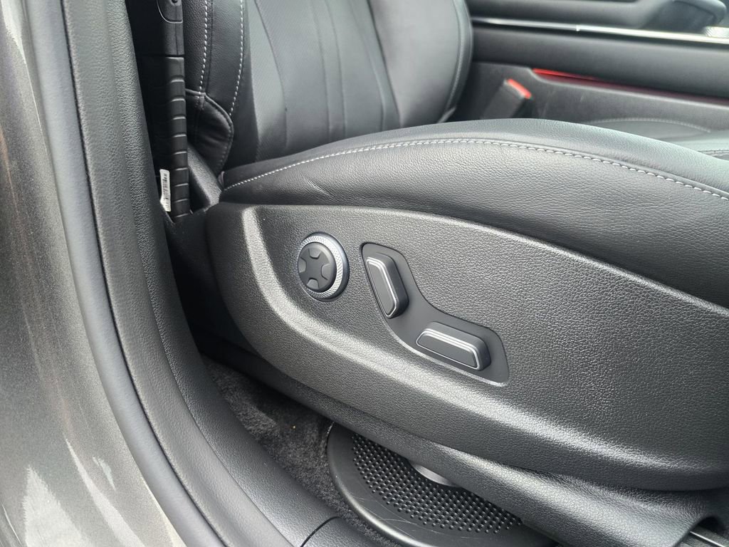 Used 2025 Genesis GV80 2.5T Advanced image 31