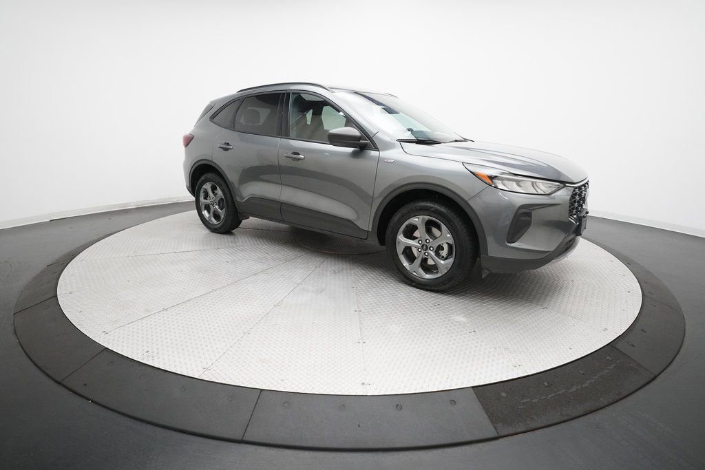 Used 2025 Ford Escape ST-Line image 13