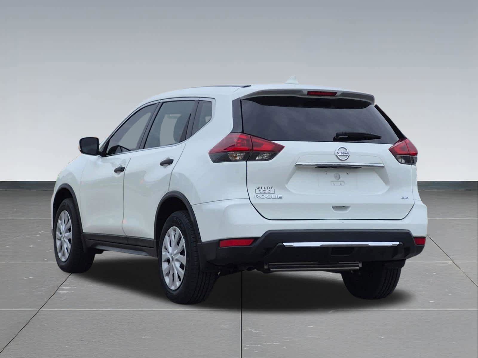 Used 2018 Nissan Rogue S AWD/4WD image 3