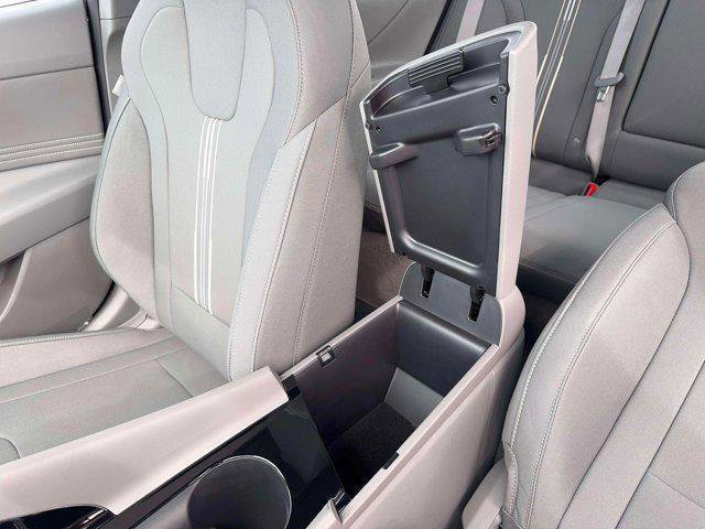 New 2026 Hyundai Elantra SEL Sport Premium image 18