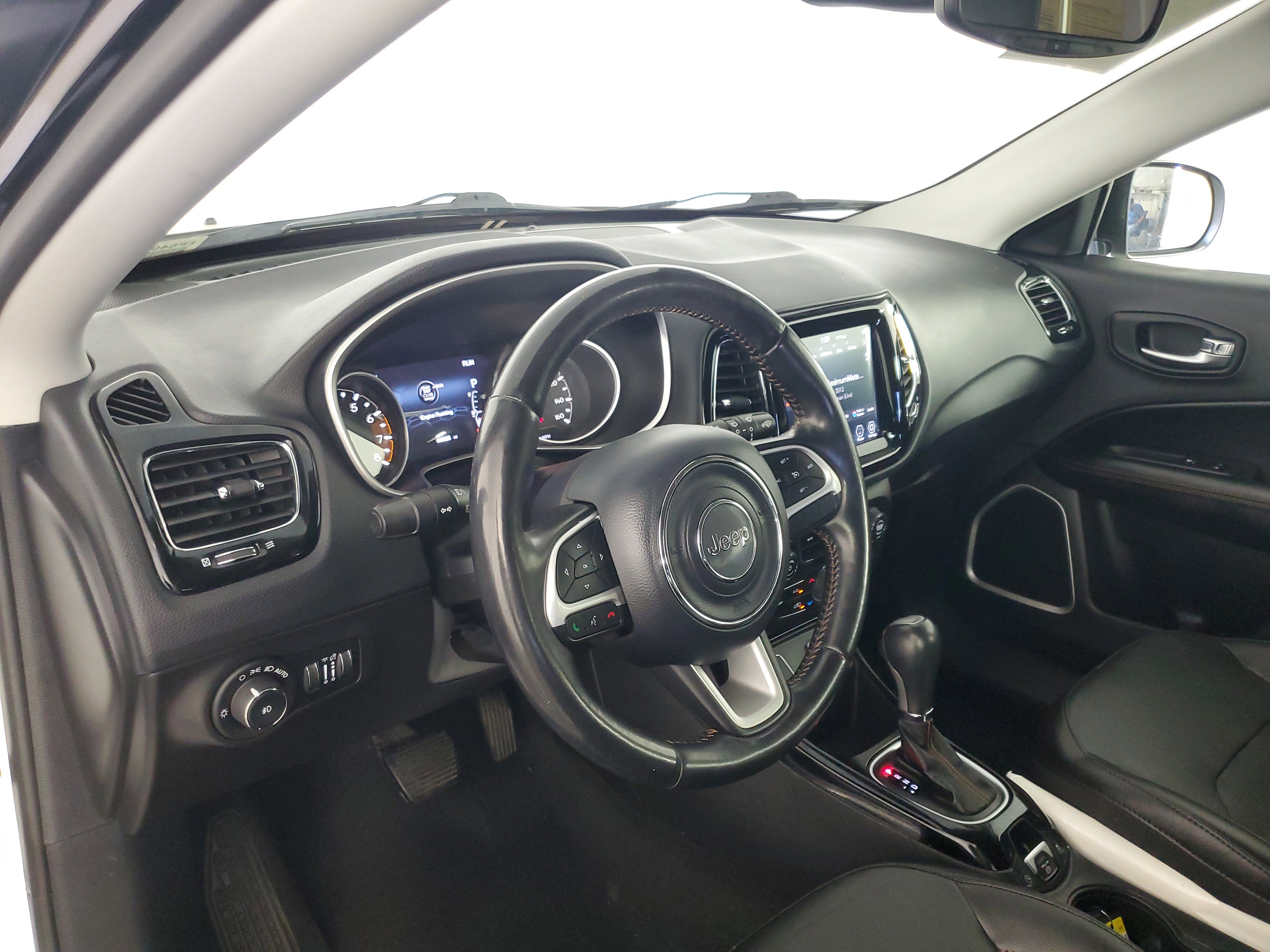 Used 2020 Jeep Compass Limited FWD image 11