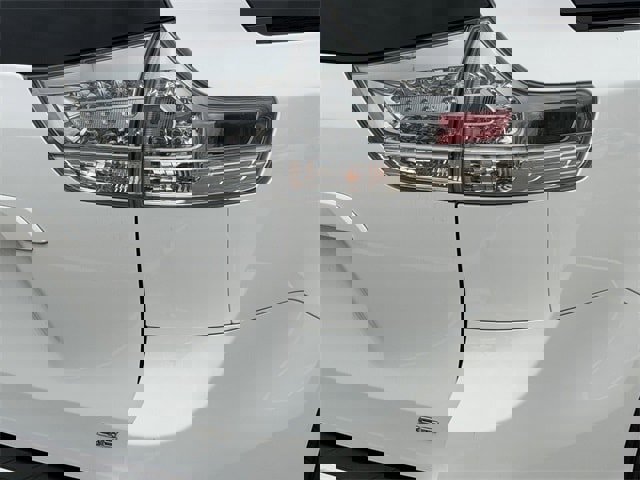 Used 2018 Toyota Sienna SE image 7