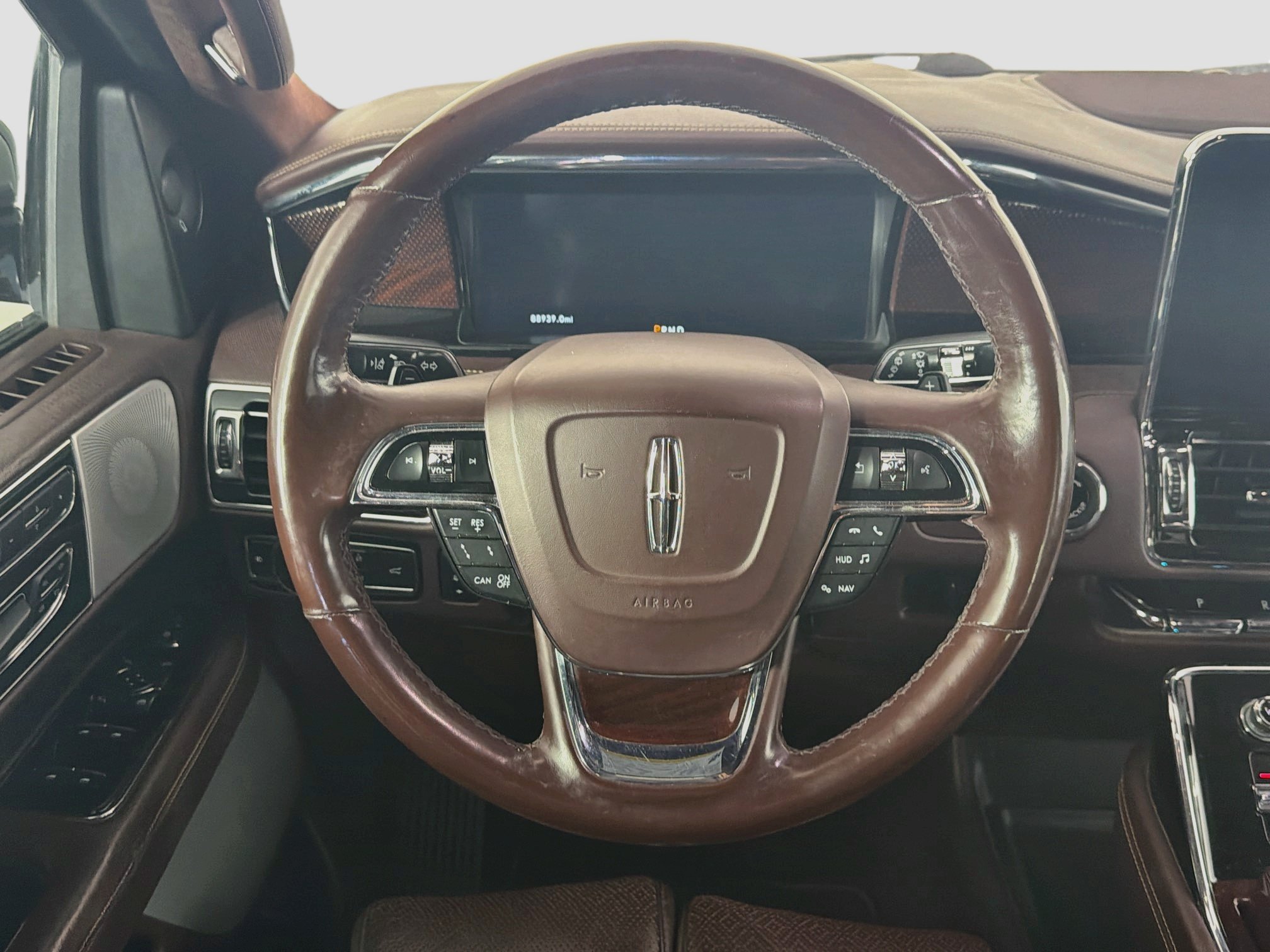 Used 2018 Lincoln Navigator L Black Label w/ Cargo Package AWD/4WD image 18