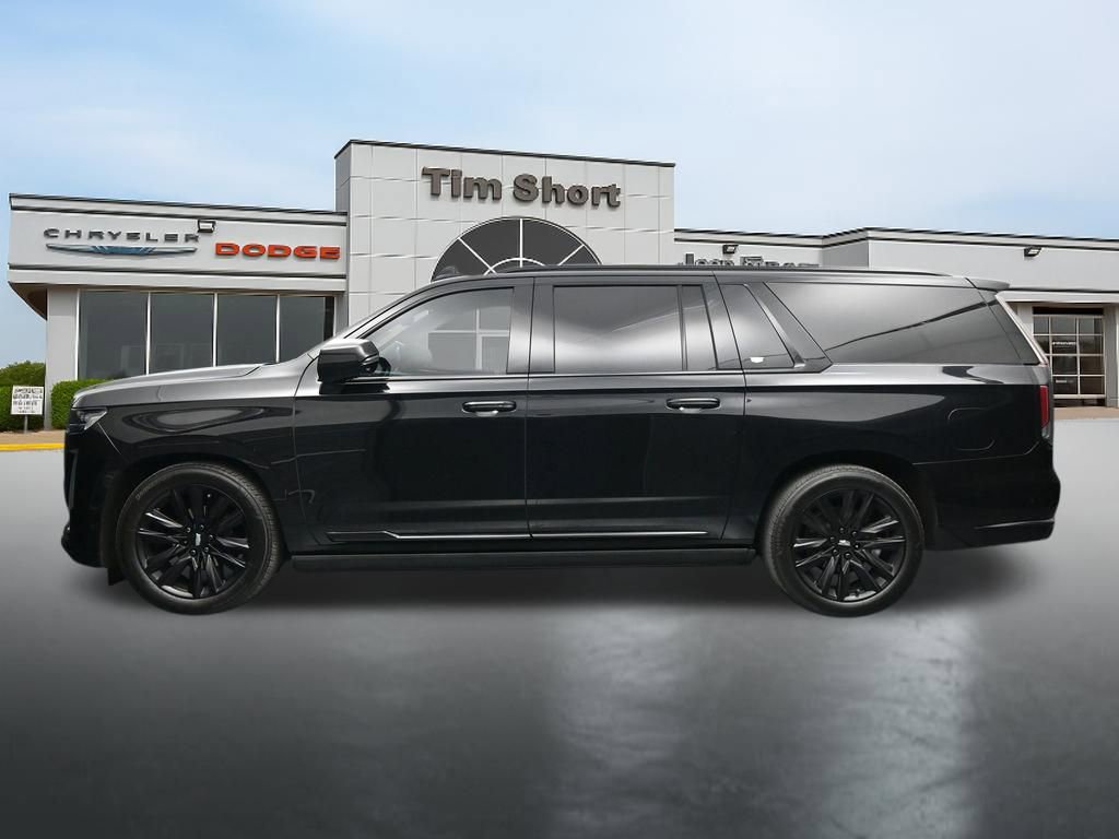 Used 2022 Cadillac Escalade ESV Sport Platinum w/ Heavy-Duty Trailer Package AWD/4WD image 2