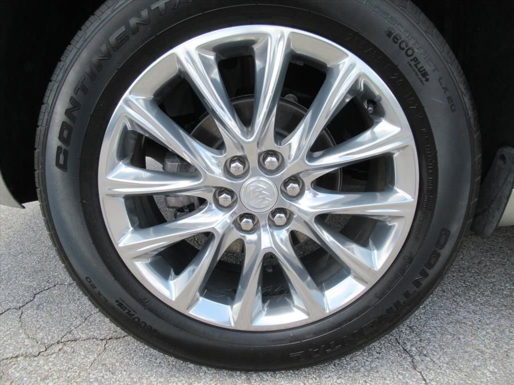 Used 2020 Buick Enclave Premium w/ Sun and Sites Package FWD image 8