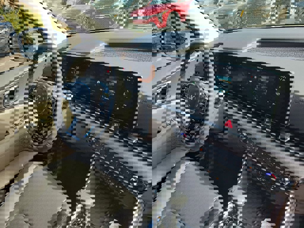 New 2026 Kia Carnival EX image 8