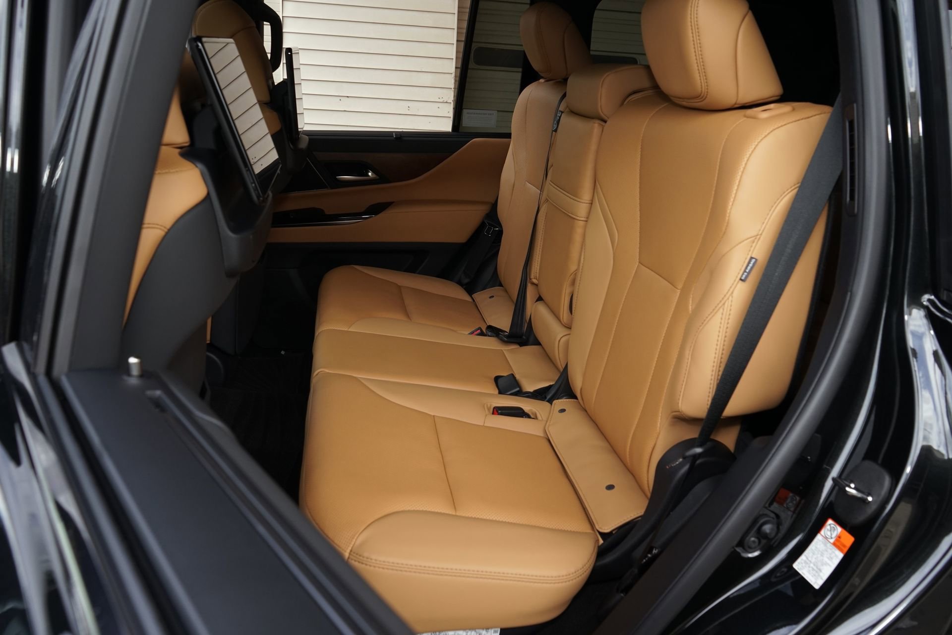 Used 2026 Lexus LX 700h Luxury w/ Accessory Package (Z1) image 25