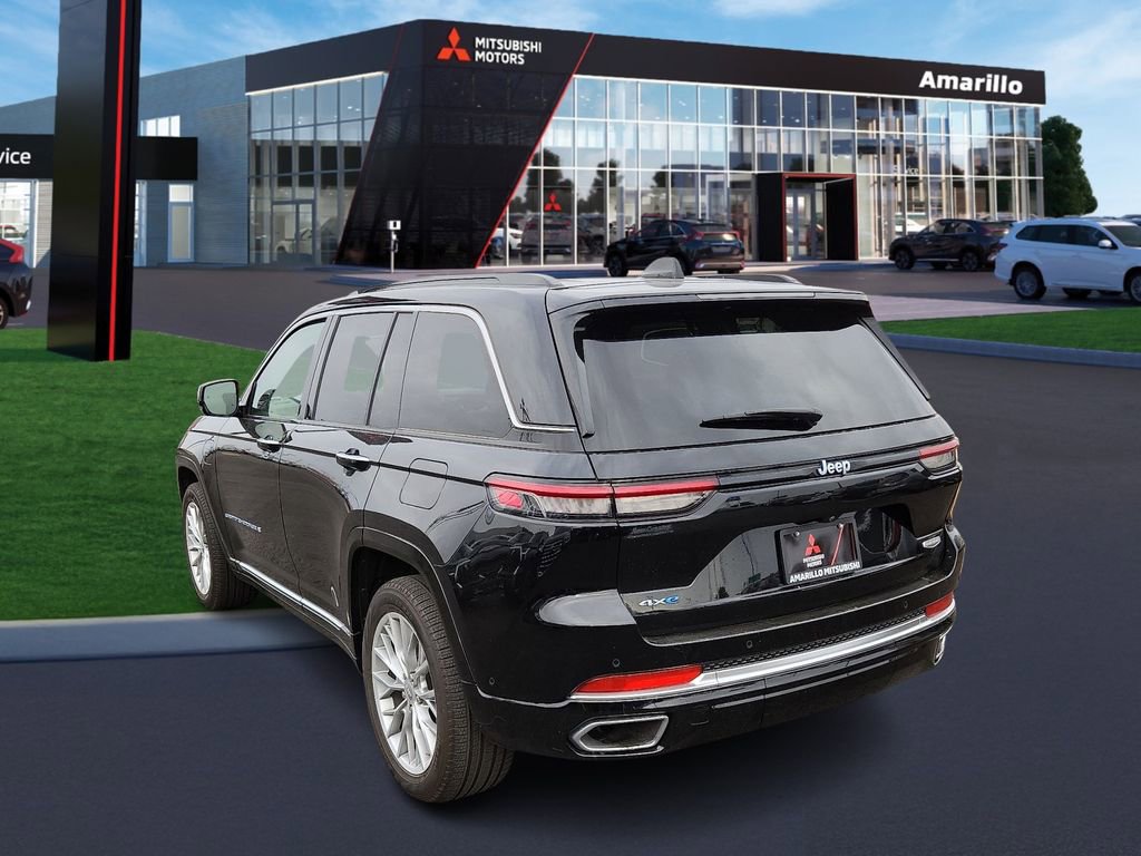 Used 2024 Jeep Grand Cherokee Summit w/ Luxury Tech Group V image 3