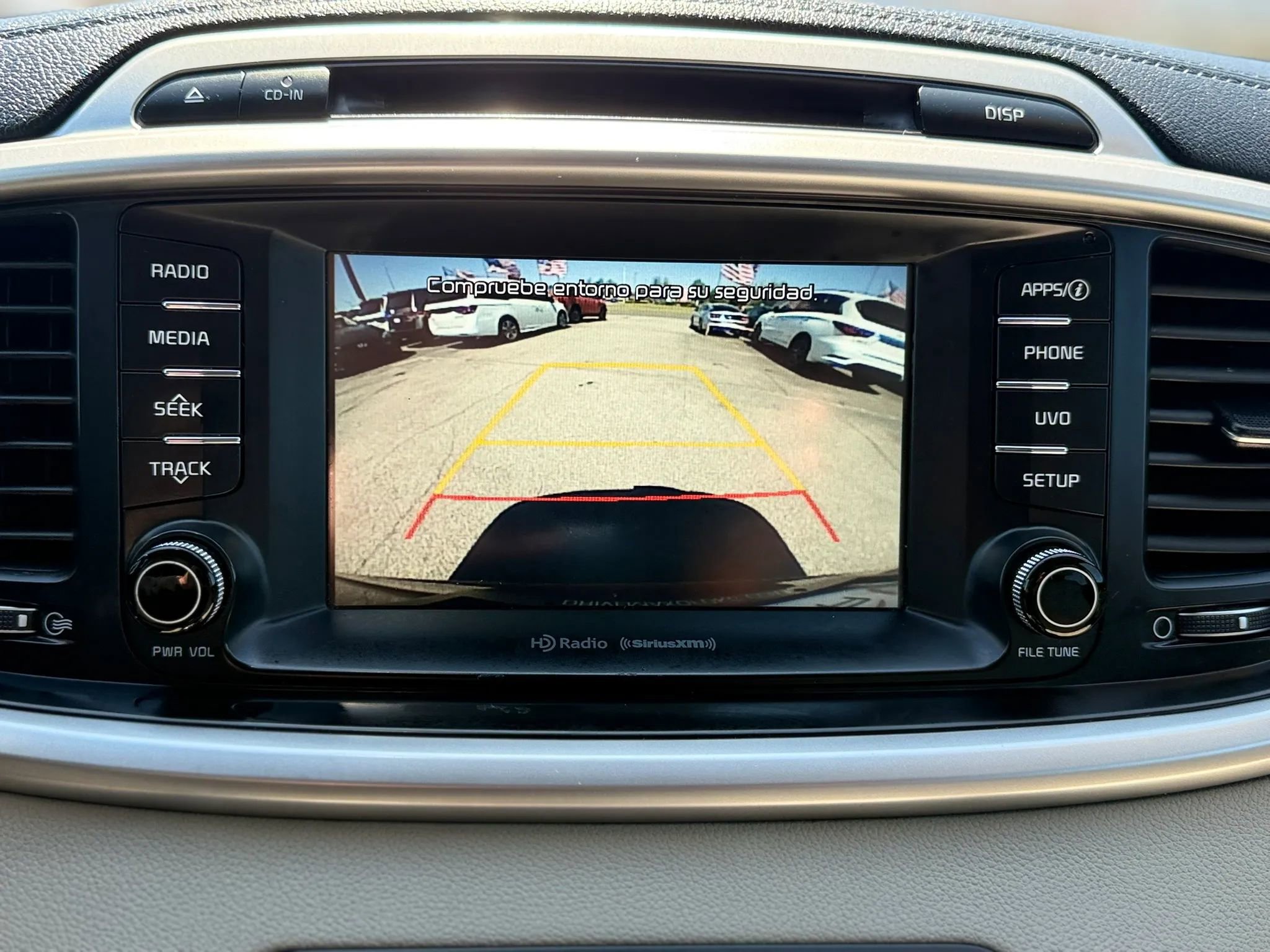 Used 2017 Kia Sorento LX w/ LX Convenience Package image 17