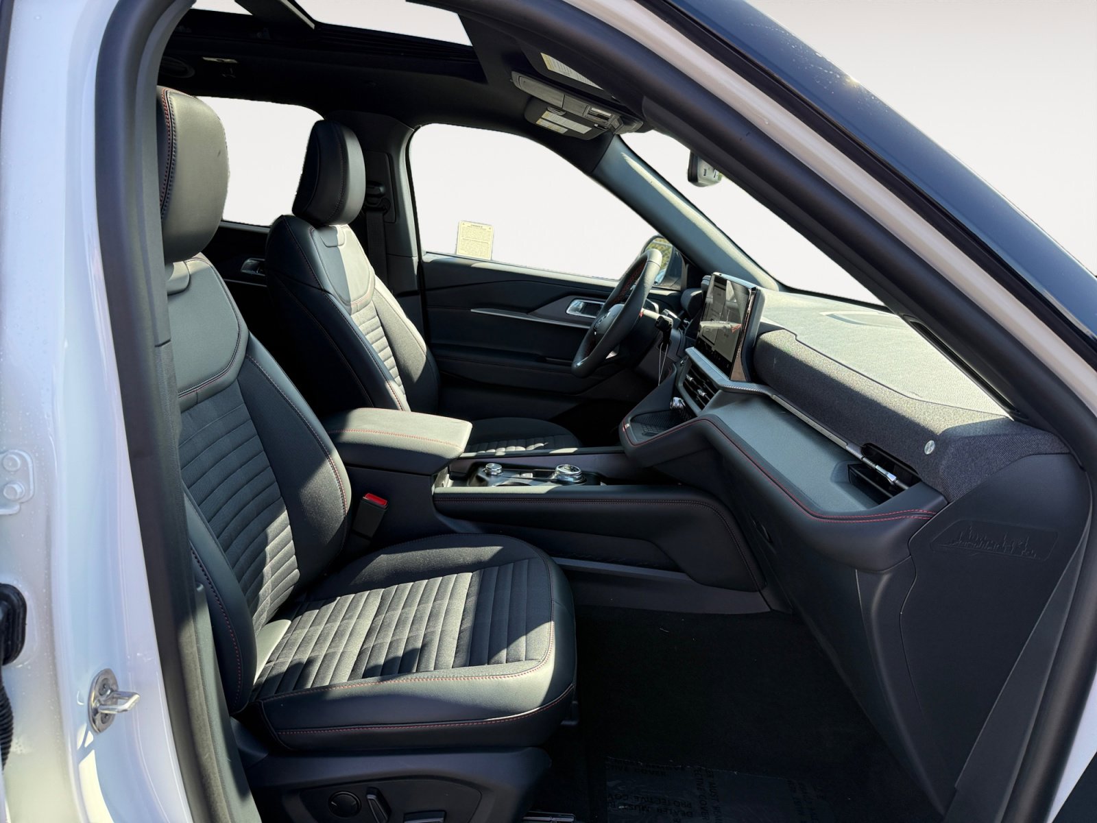 New 2025 Ford Explorer ST-Line w/ Premium Package image 19