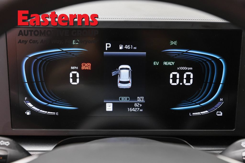 Used 2025 Kia Niro LX FWD image 17