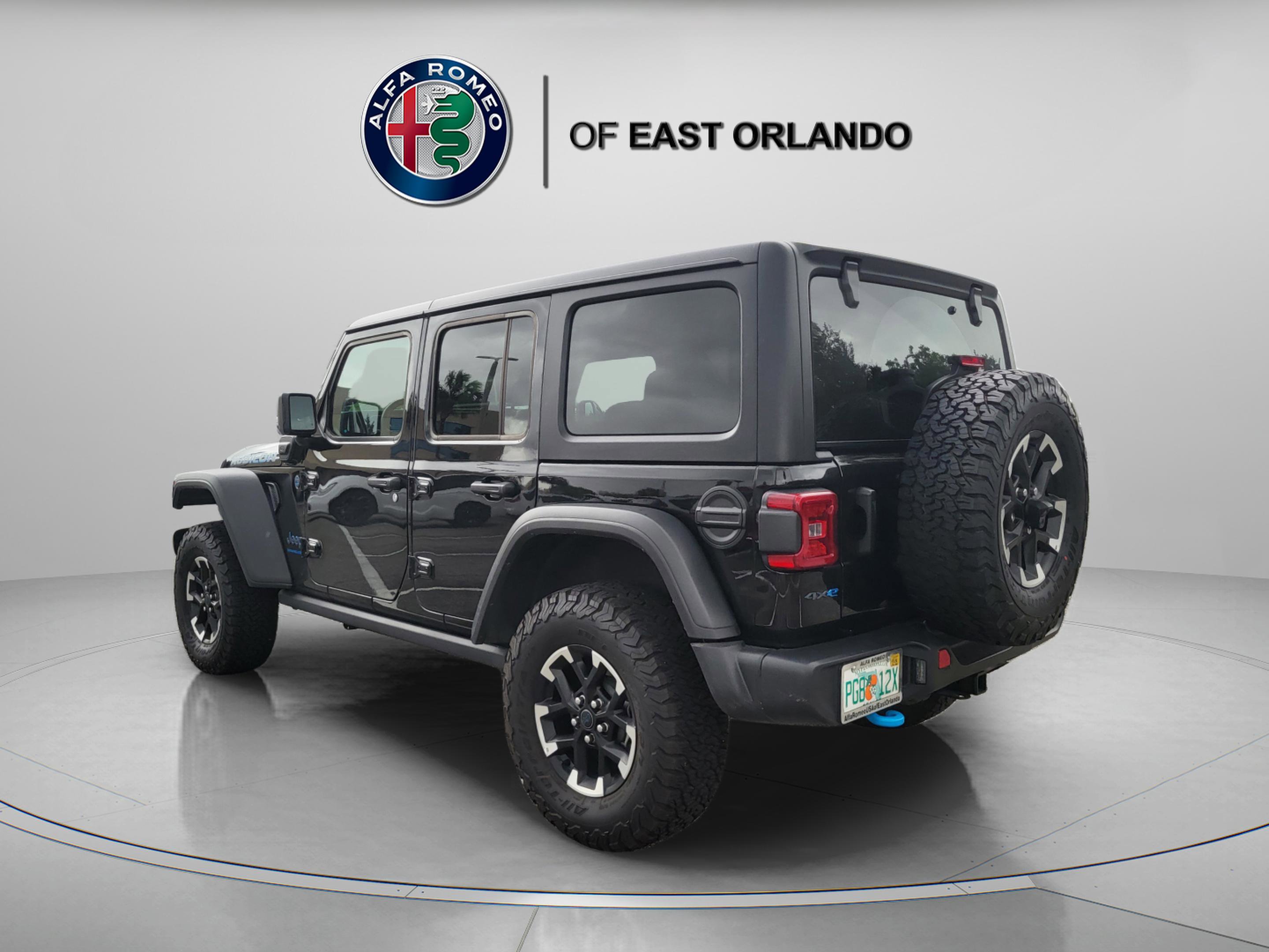 Used 2025 Jeep Wrangler Unlimited Rubicon 4xe w/ Convenience Group image 5