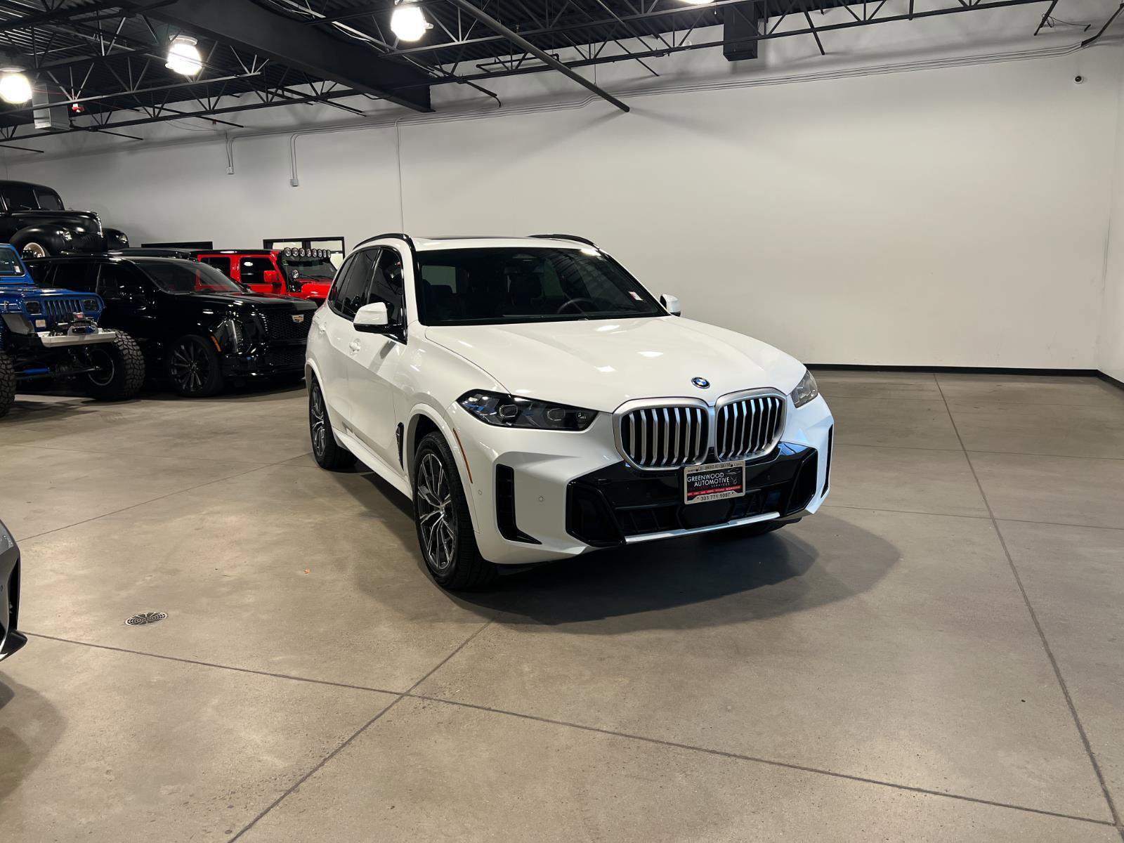 Used 2025 BMW X5 xDrive50e w/ M Sport Package image 1