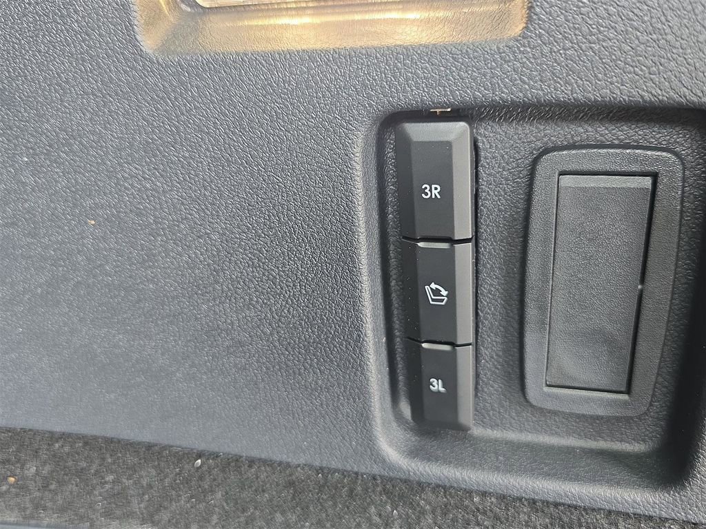 New 2025 Lincoln Aviator 2WD w/ Equipment Group 101A image 27