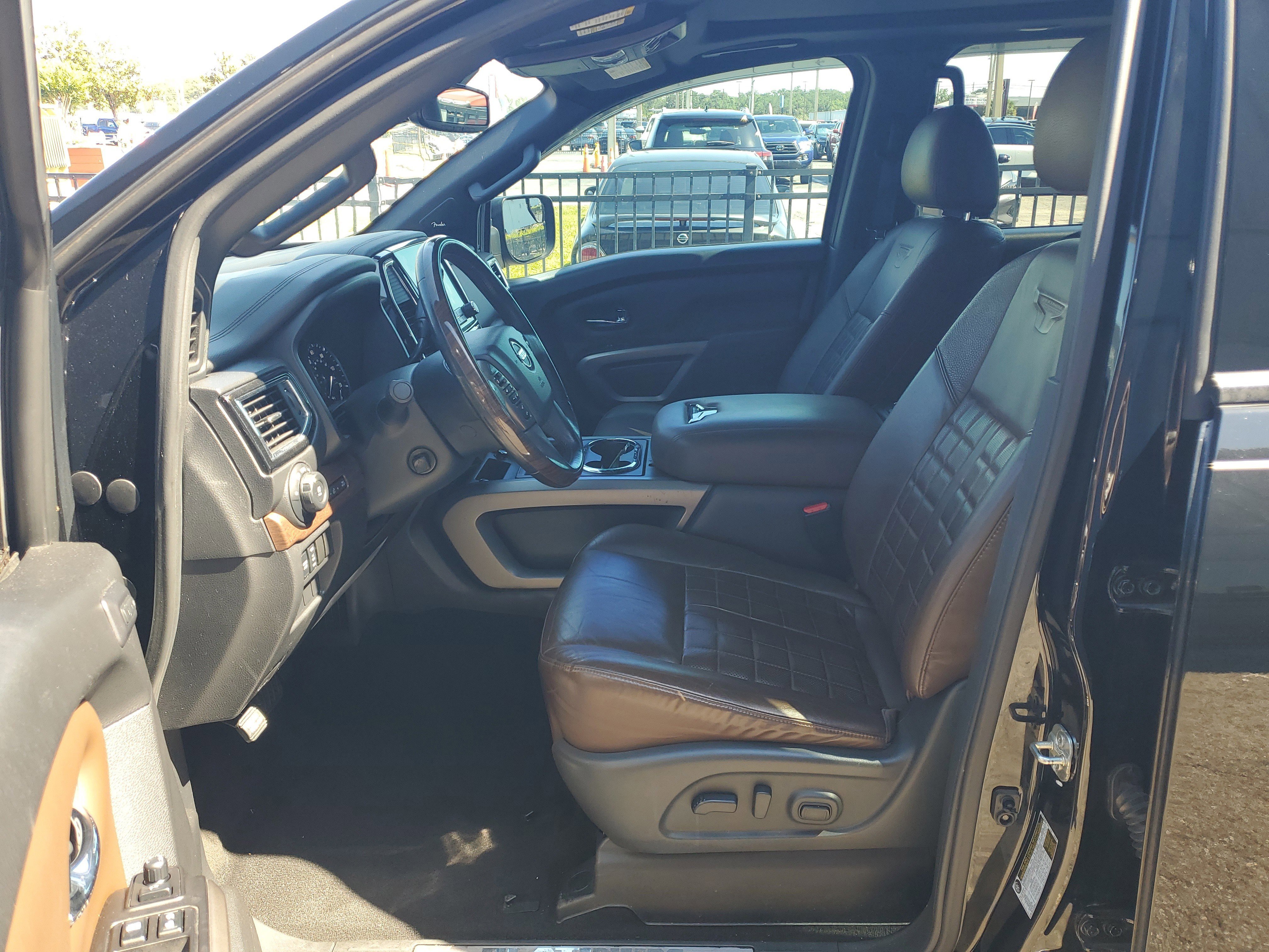 Used 2020 Nissan Titan Platinum Reserve w/ Moonroof Package AWD/4WD image 10