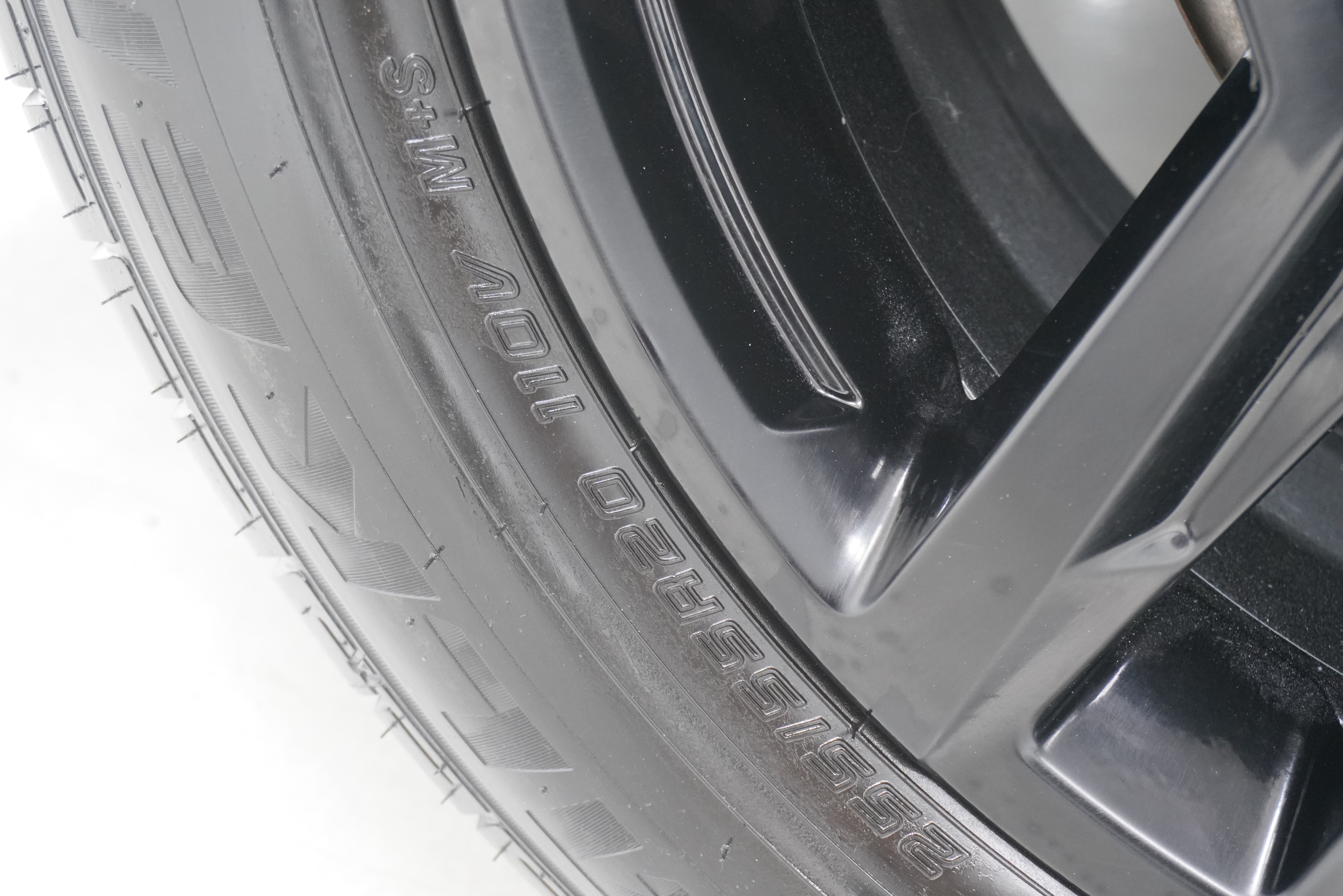 Used 2021 Chevrolet Traverse Premier w/ Redline Edition FWD image 33