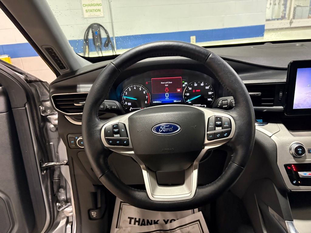 Used 2022 Ford Explorer XLT w/ Equipment Group 202A AWD/4WD image 12