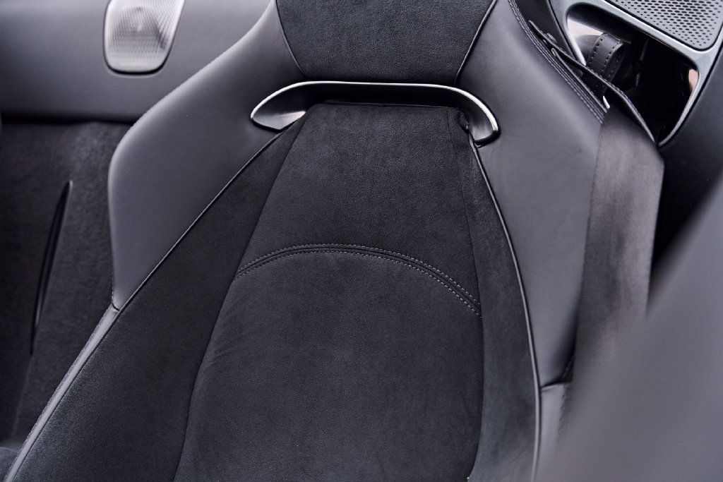 Used 2025 McLaren Artura Spider RWD image 52