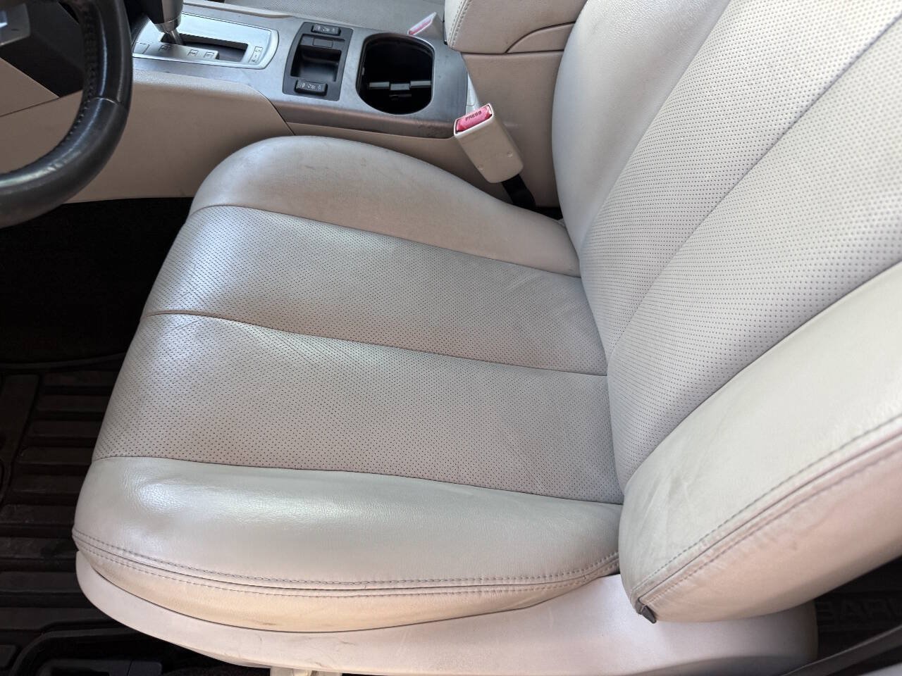Used 2011 Subaru Outback 2.5i Limited w/ PWR Moonroof Pkg AWD/4WD image 17