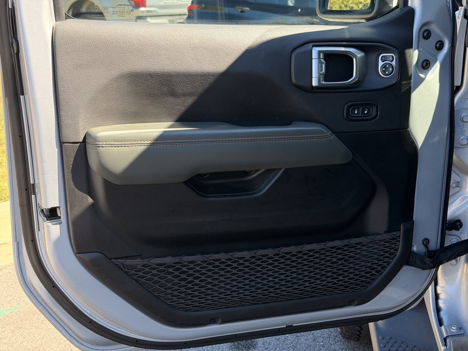 Used 2024 Jeep Wrangler High Altitude AWD/4WD image 19