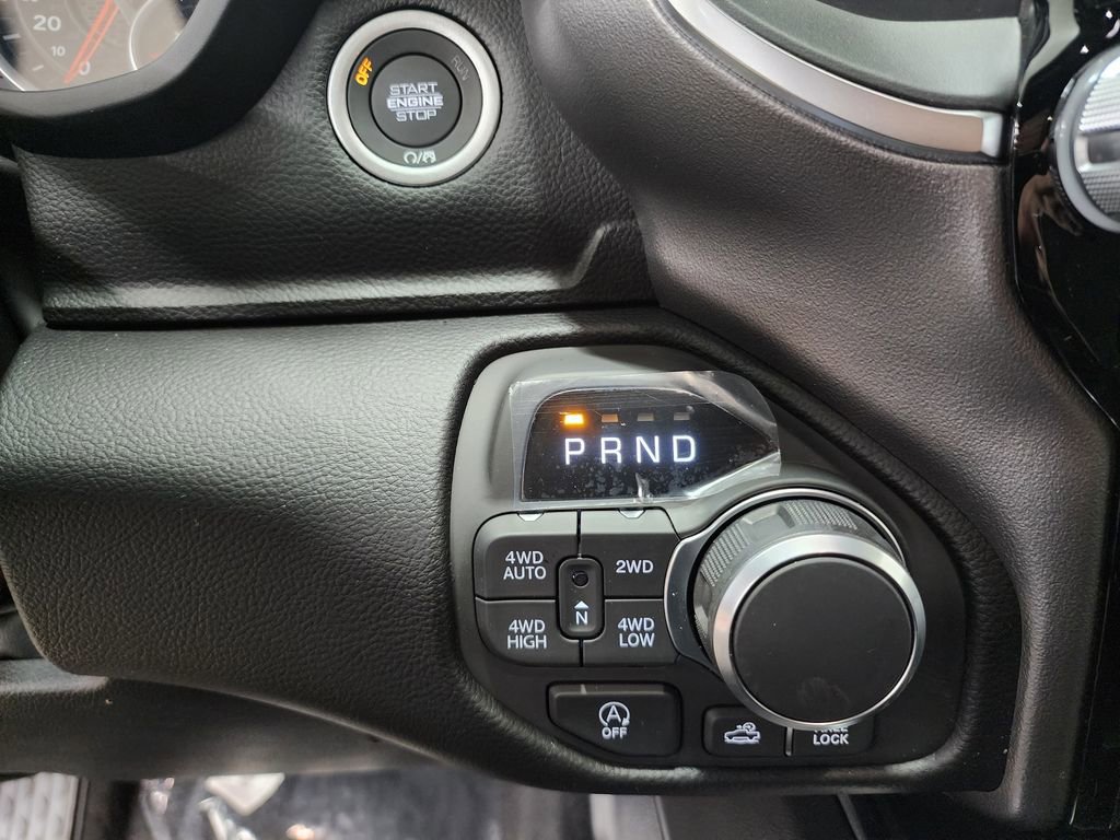 New 2026 RAM 1500 4x4 Crew Cab image 15