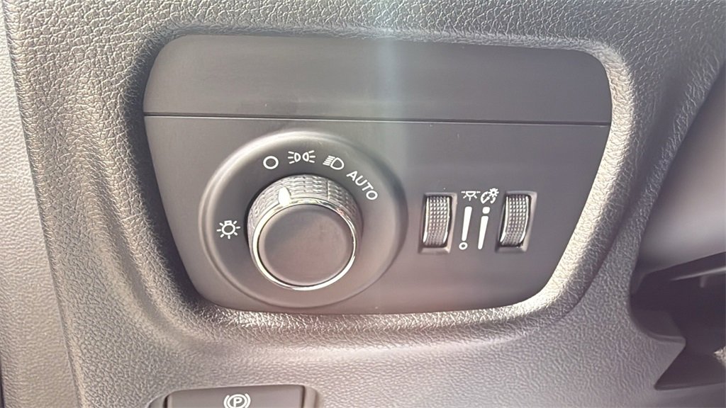 New 2025 Jeep Grand Cherokee L Laredo image 20